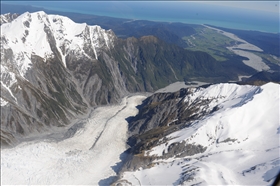 Mount Cook (3754m) let